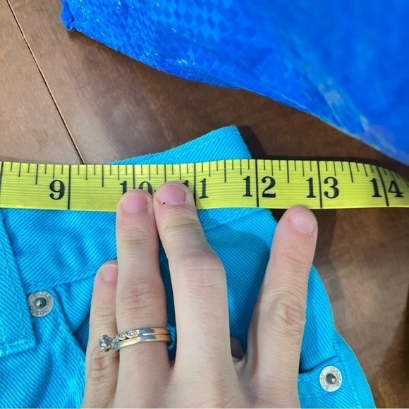 Bongo Vintage Blue Denim High Waisted Mom Shorts Size 5 - Picture 12 of 15